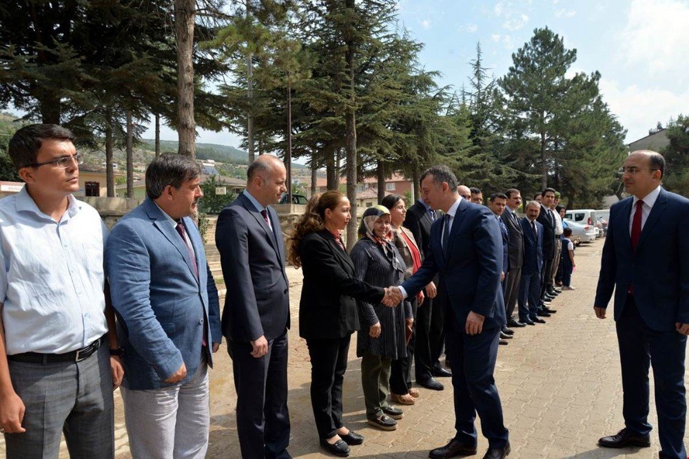 Vali Büyükakın İlçe Ve Beldeleri Ziyaret Etti