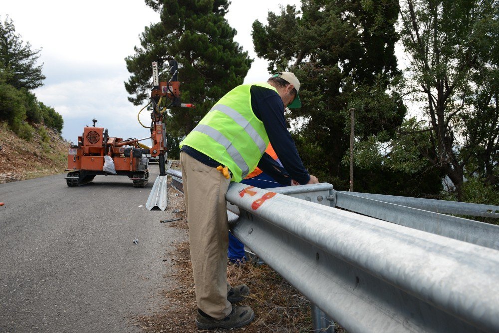 Feslikan Yaylası Yolu Bariyerle Çevreleniyor