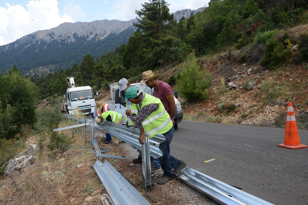 Feslikan Yaylası Yolu Bariyerle Çevreleniyor