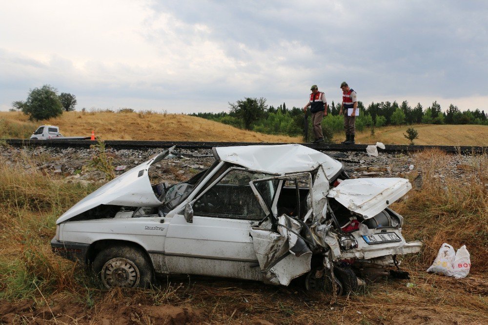 Kütahya’da Otomobil İle Tır Çarpıştı: 1 Ölü, 4 Yaralı