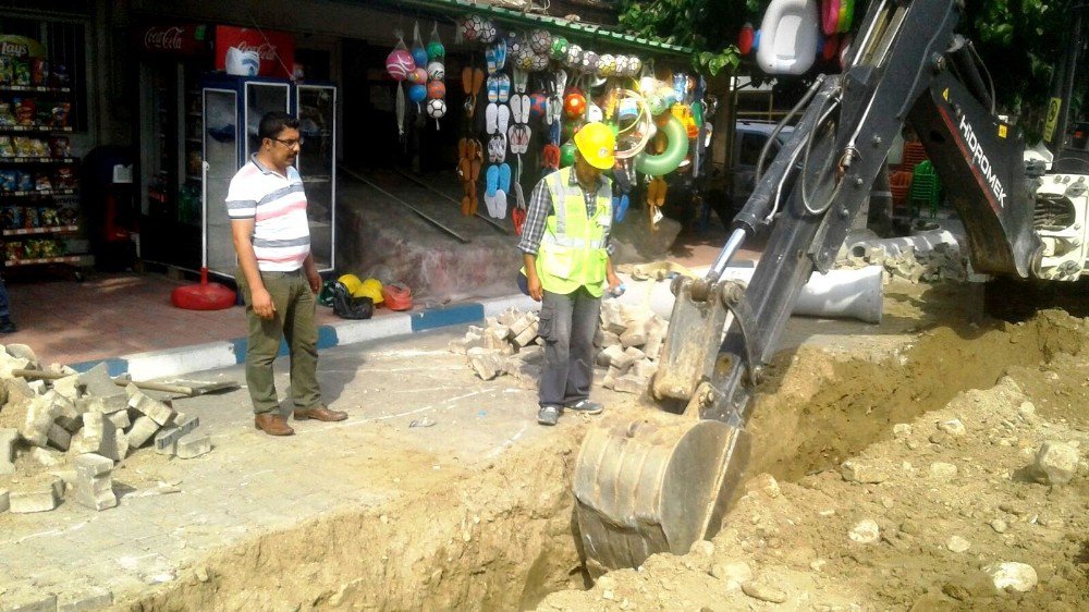 Köprübaşı Kent Meydanı İçin Altyapı Çalışmaları Başladı