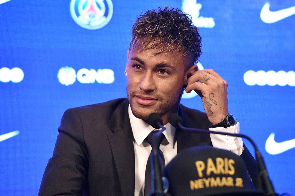 Tarihin En Pahalı Transferi Neymar İmzayı Attı