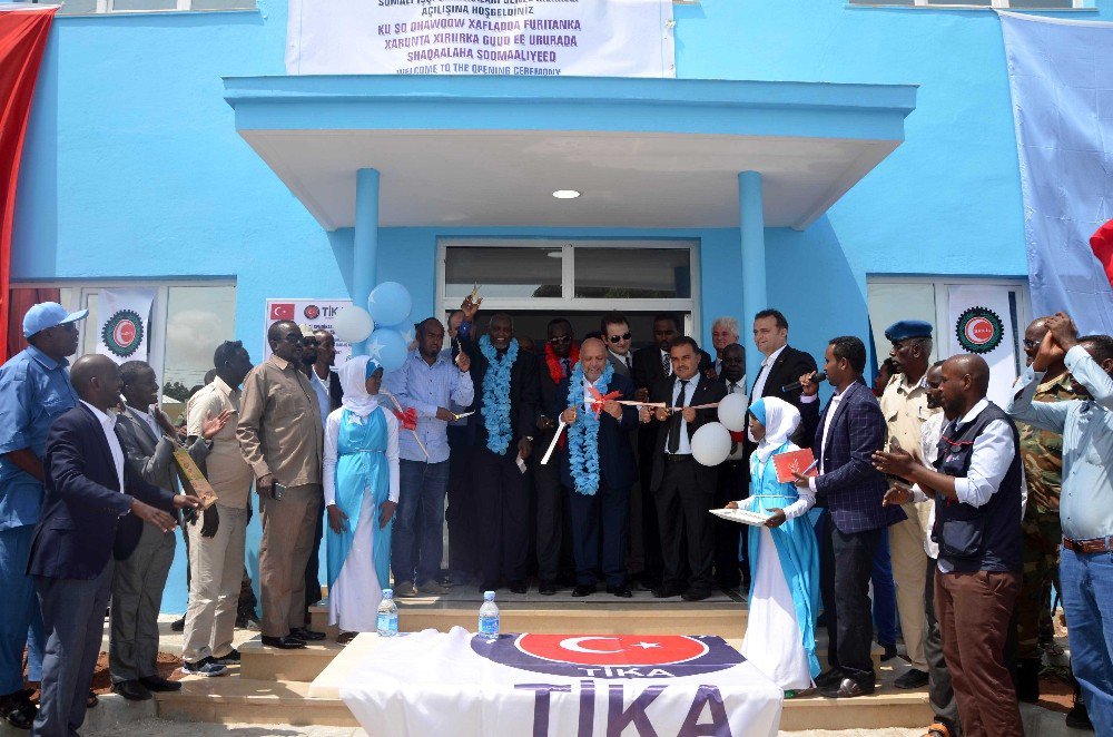 Tika-hak-iş İşbirliğinde Somali’de İşçi Sendikaları Binası Hizmete Açıldı