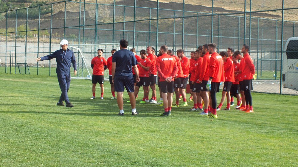 Van Büyükşehir Belediyespor Çalışmalarına Devam Ediyor