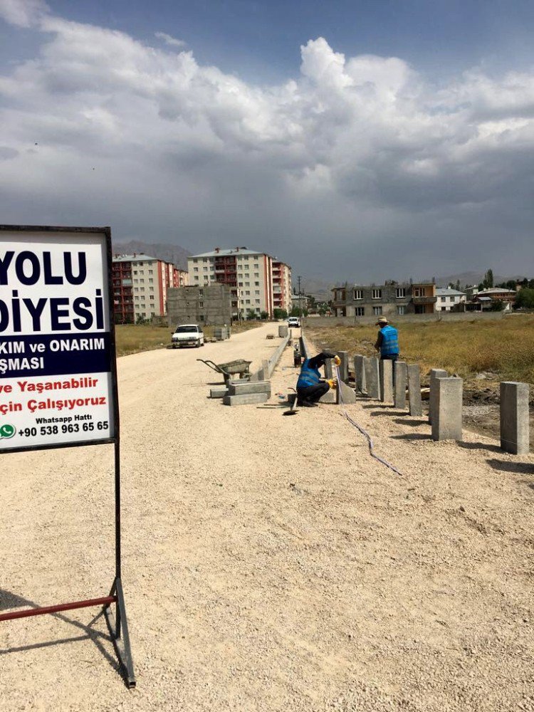 İpekyolu Belediyesinden Yol Yapım Çalışması