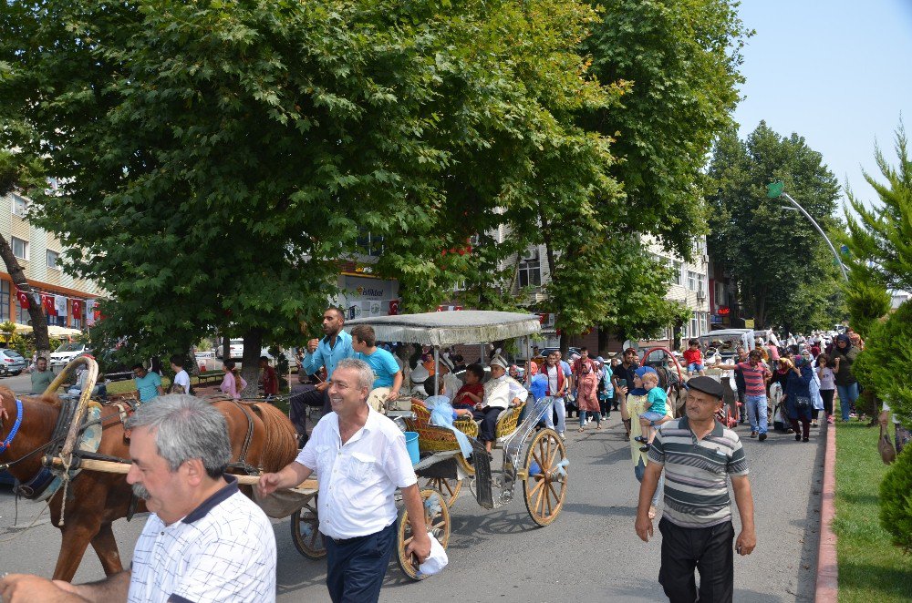 Başkandan Sünnet Olan Çocuklara Bisiklet Hediyesi