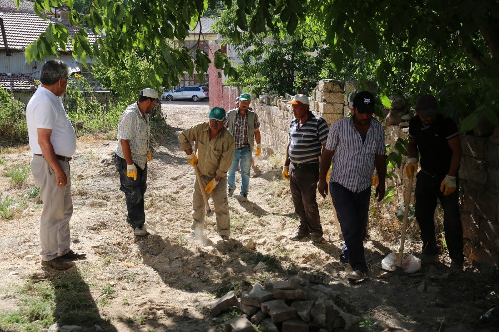 Akkışla’da elektrik hatları yer altına alınıyor