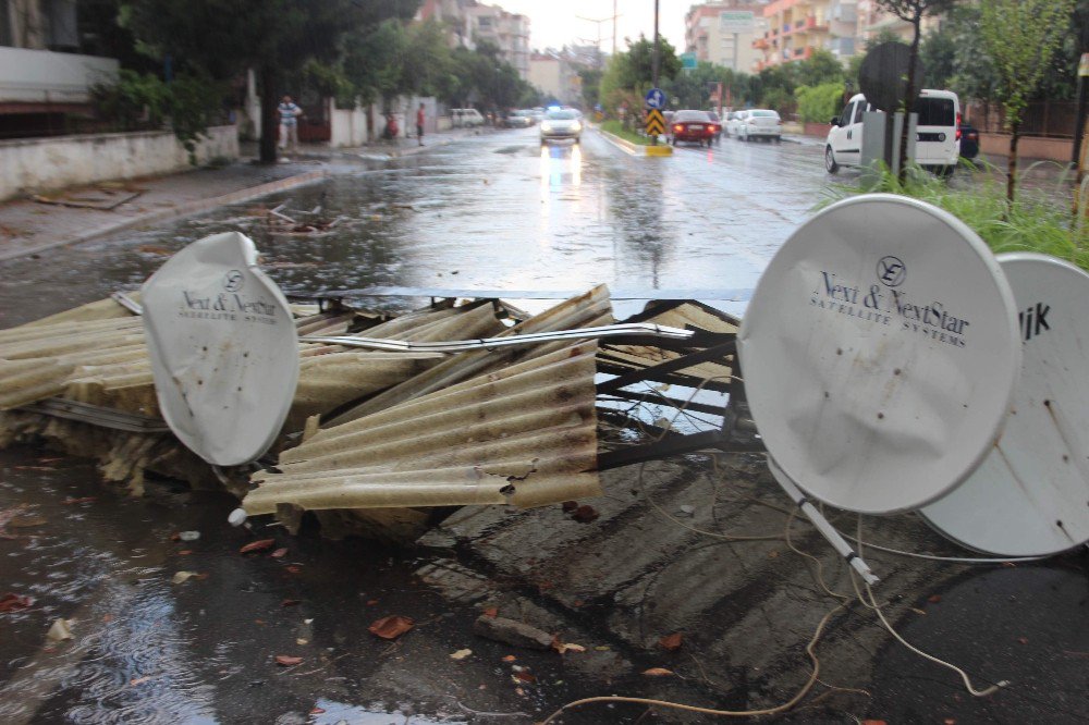 Aydın’da yaz yağmuru hayatı felç etti