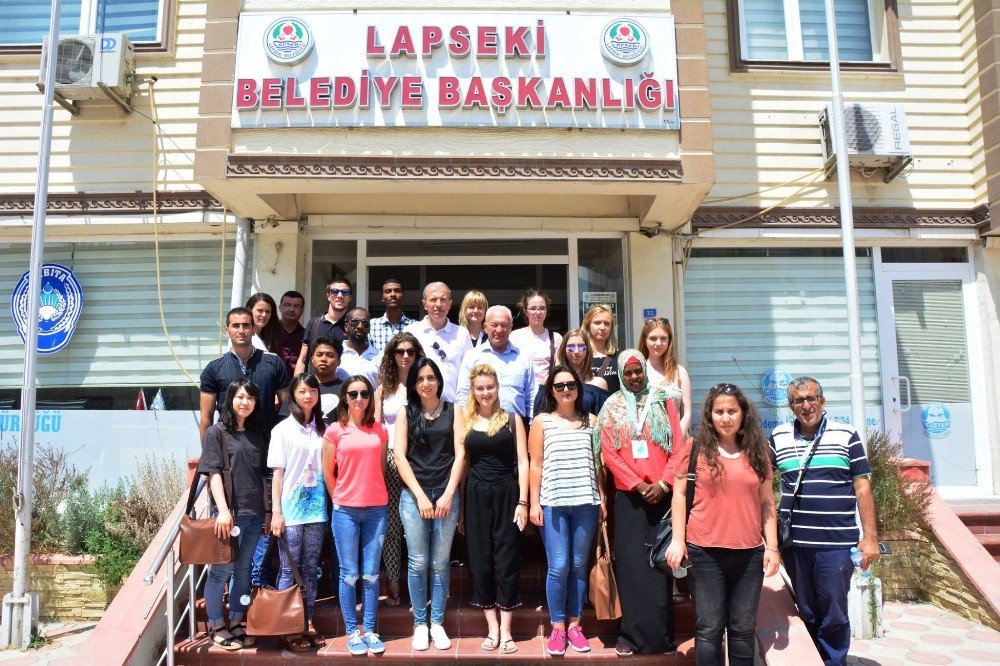 Lapseki Belediyesi yabancı öğrencileri ağırladı