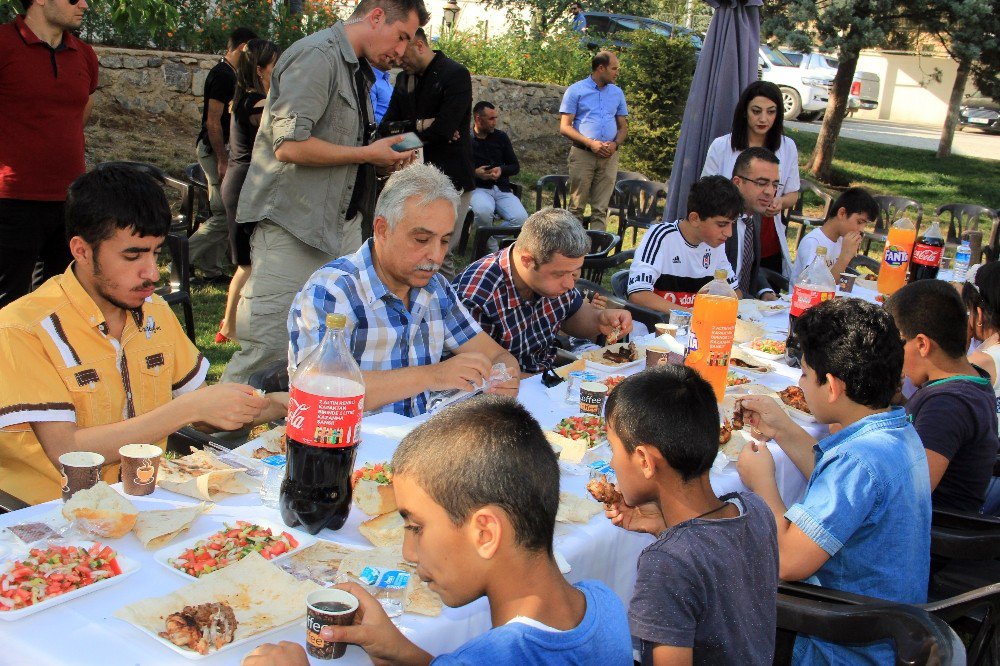 Vali Toprak’tan özel öğrencilere özel hizmet