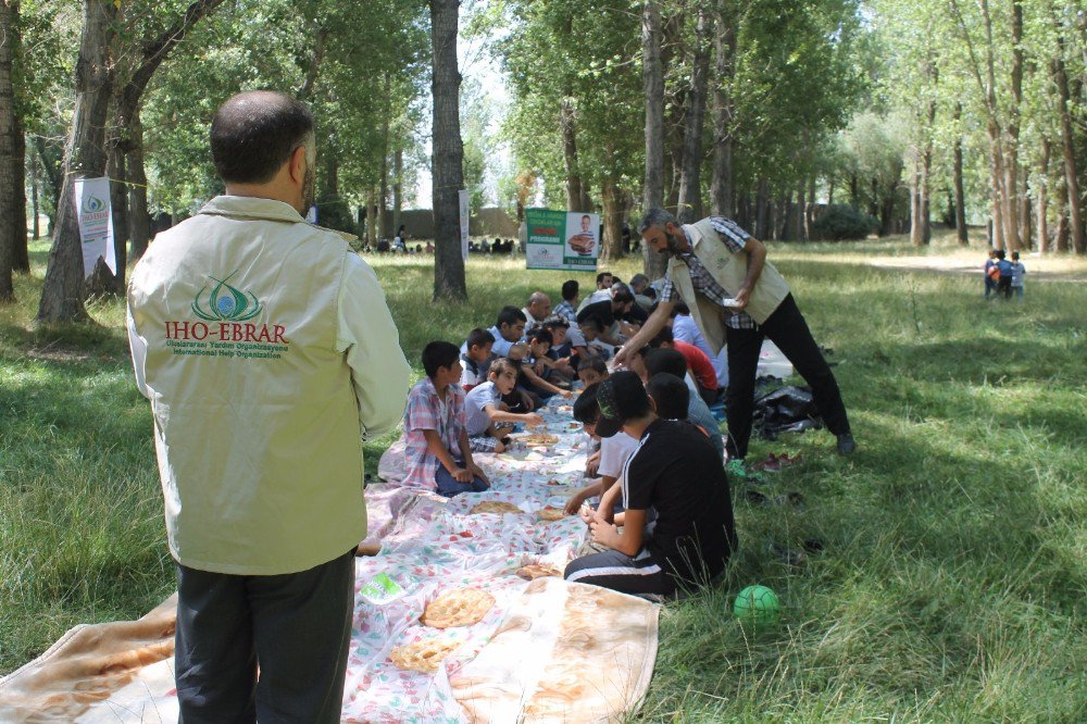 Vanlı yetim çocuklar piknikte buluştu