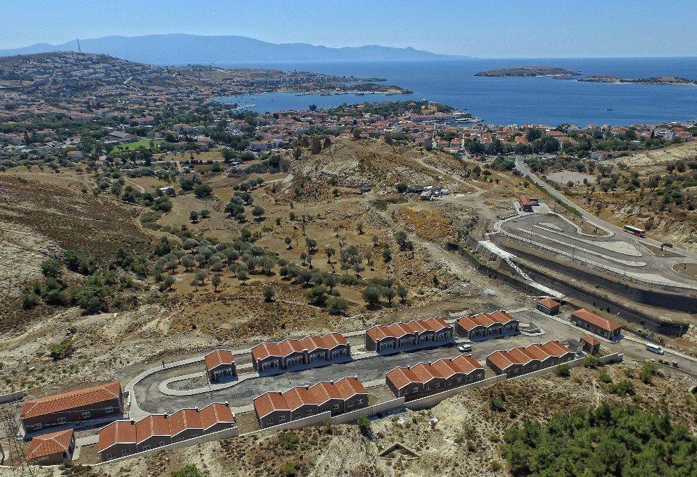 Foça’ya deniz manzaralı terminal