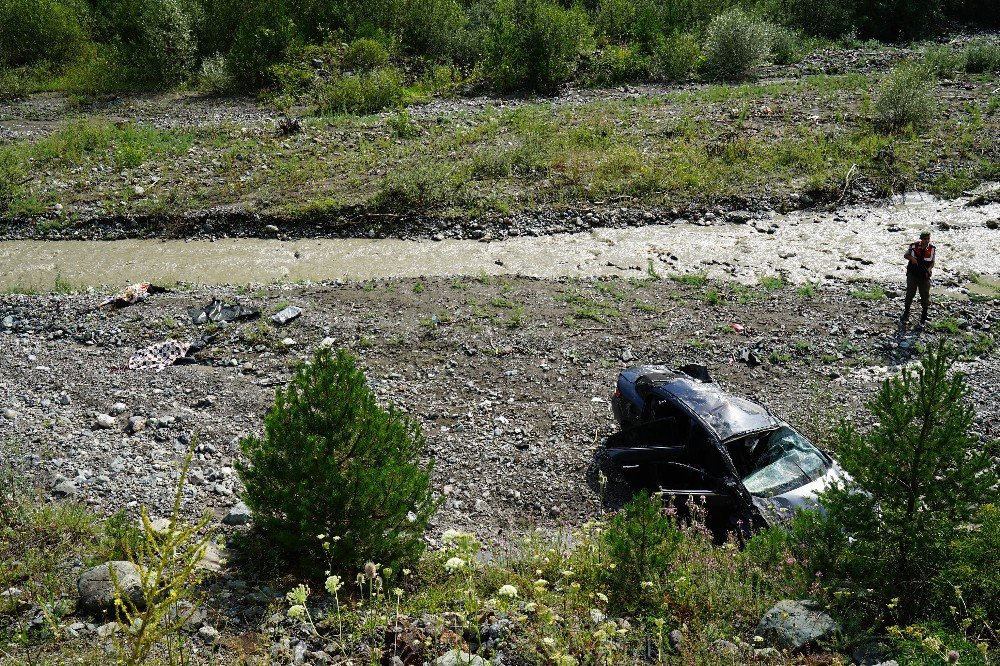 Kastamonu’da otomobil çaya uçtu: 3 ölü, 3 yaralı