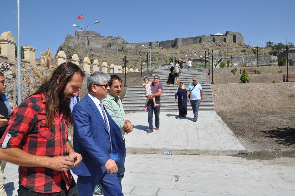 Ankara’dan döndü, ayağının tozuyla Osmanlı Mahallesi’ne geldi