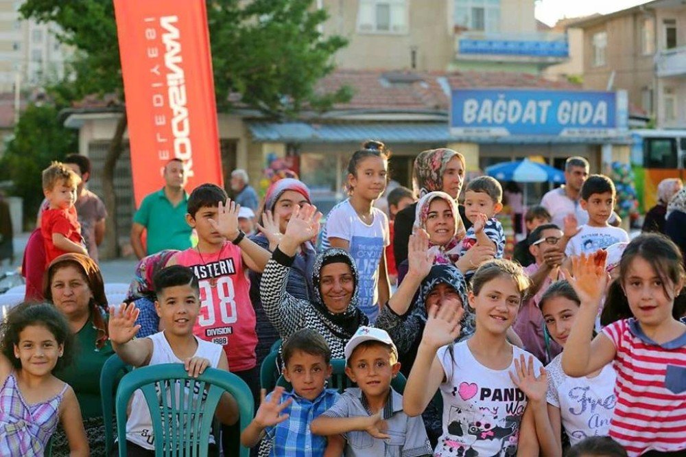 Başkan Çolakbayrakdar, “Sokak oyunları, Kayseri’nin sosyal hayatına renk katıyor”