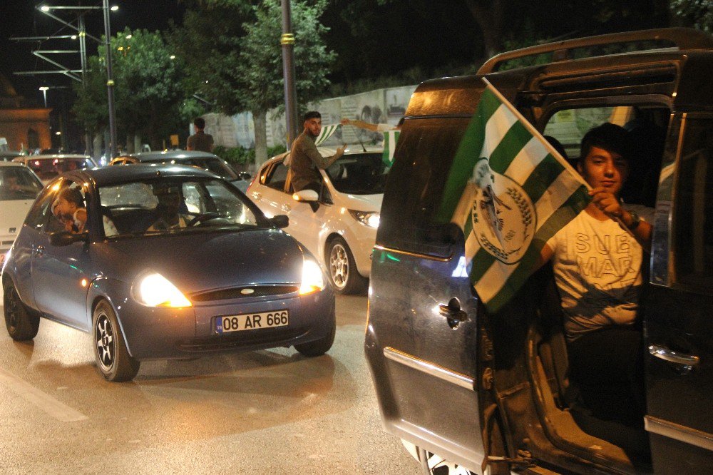 Konya’da kupa coşkuyla kutlandı