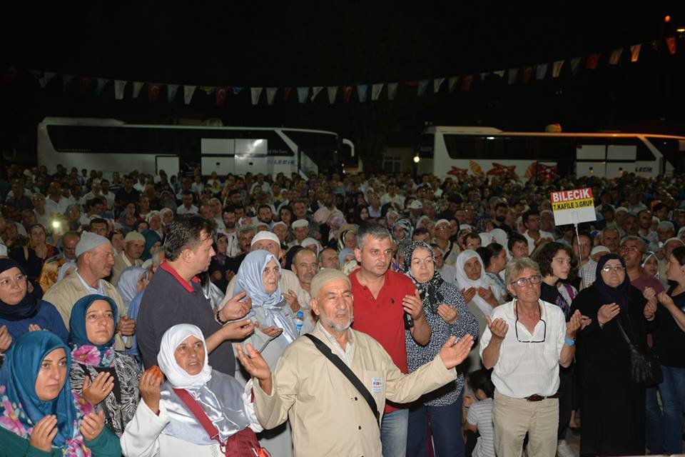 Bilecik’te 170 hacı adayı dualarla kutsal topraklara uğurlandı