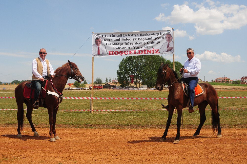 Devrekani’de Geleneksel At Yarışları düzenlendi