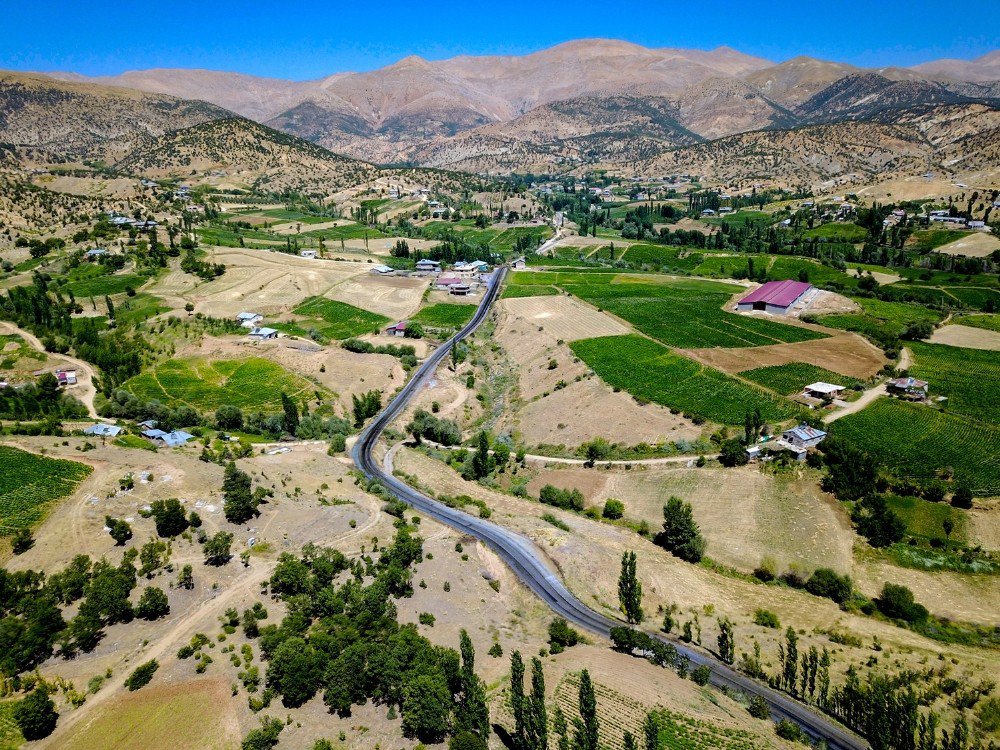 Doğanşehir’in grup yolu asfaltlandı