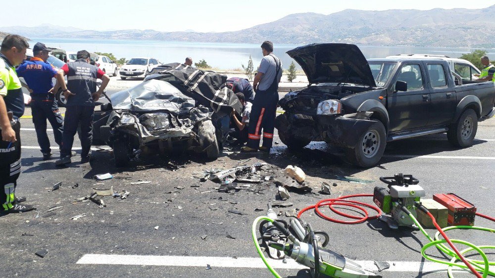 Elazığ’da trafik kazası: 3 ölü, 2 yaralı