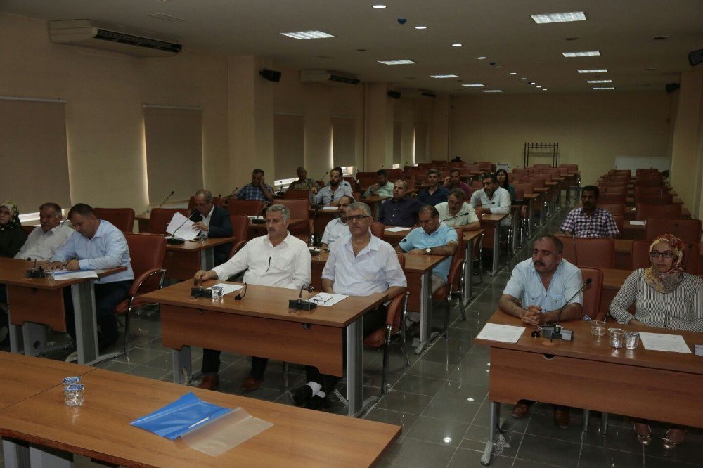 Belediyenin hizmet binası sorununu masaya yatırıldı