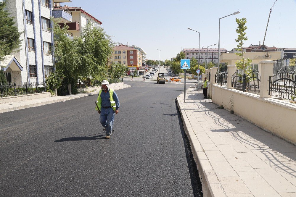 Gölbaşı’nda asfalt çalışmaları aralıksız sürüyor