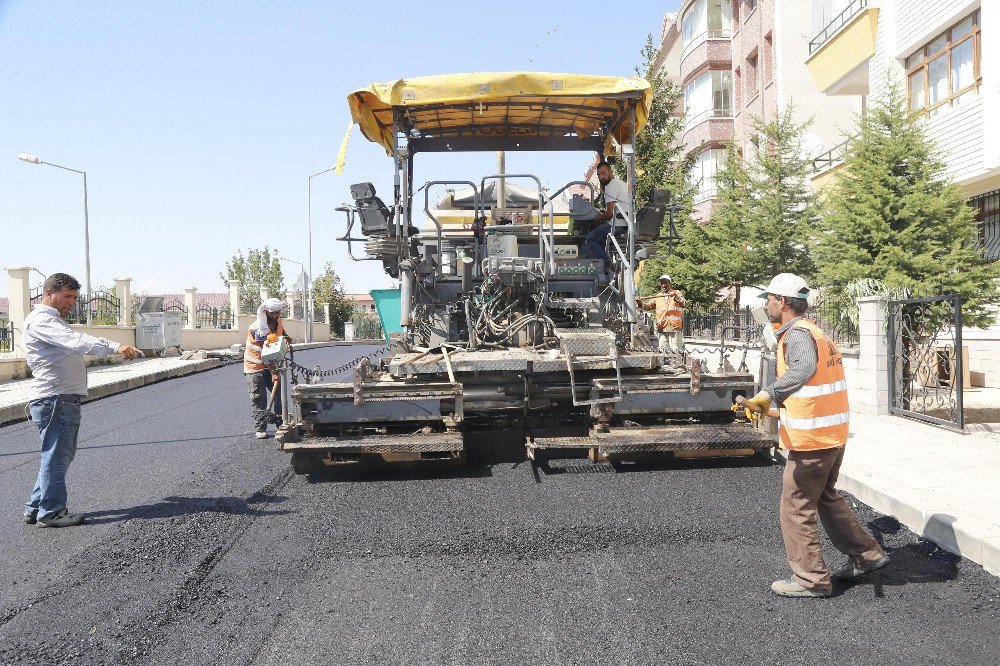 Gölbaşı’nda asfalt çalışmaları aralıksız sürüyor