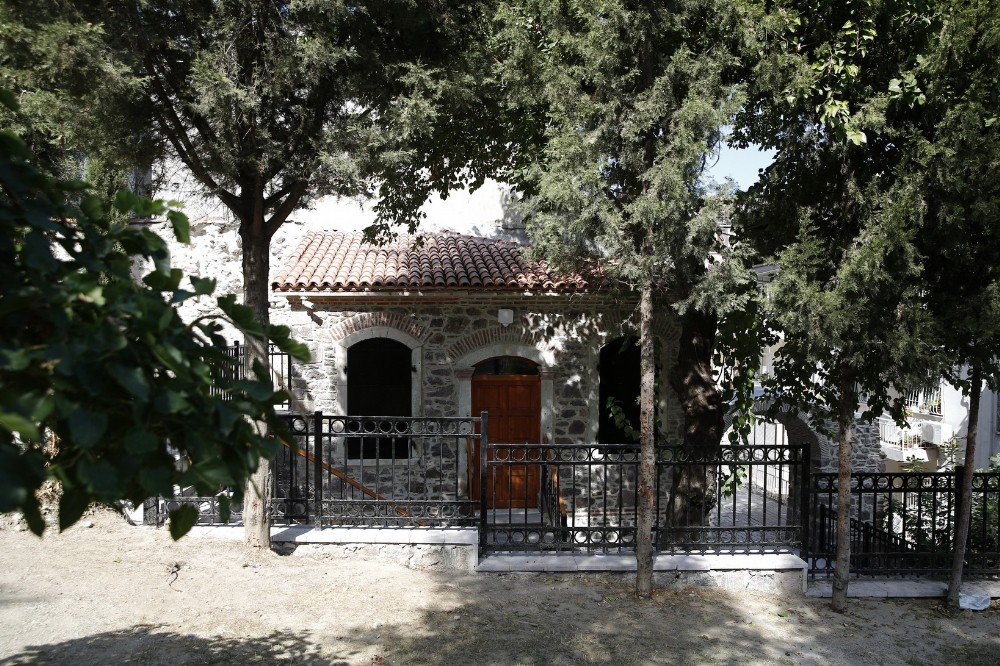 İzmir’deki tarihi kilise kitap yuvası olacak