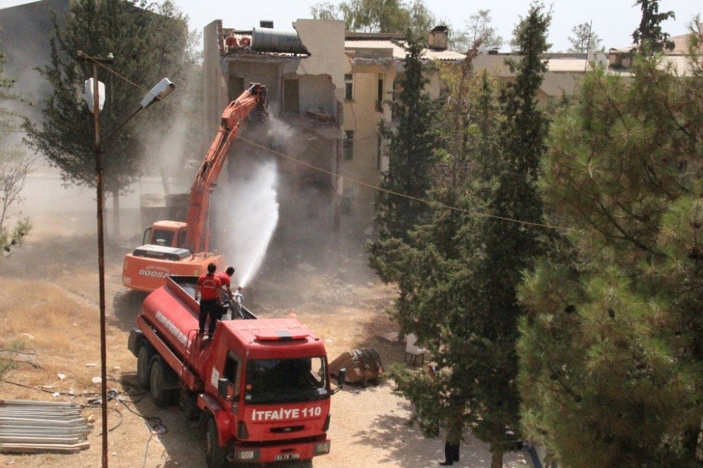 Şanlıurfa’da deprem riski bulunan 300 konut yıkılıyor