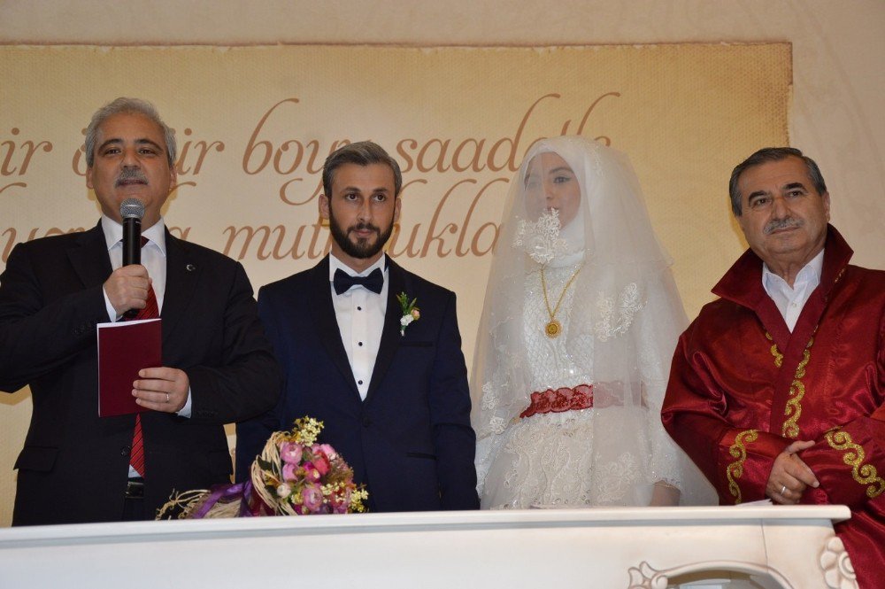 Vali Güvençer genç çiftin nikah şahidi oldu