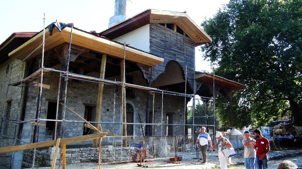 Tarihi cami ibadete açılacak