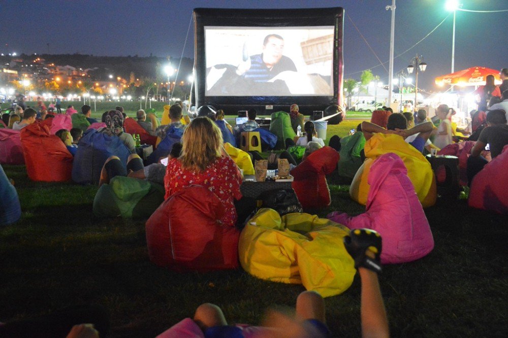 3. Açık Hava Sinema geceleri başladı