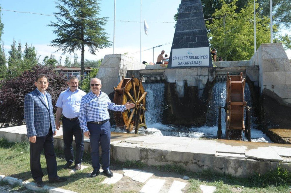 Vali Çakacak, Mahmudiye ve Çifteler’i ziyaret etti