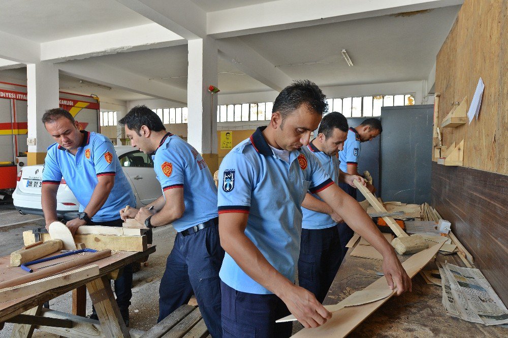 İtfaiyecilerin ahşap oymacılığı