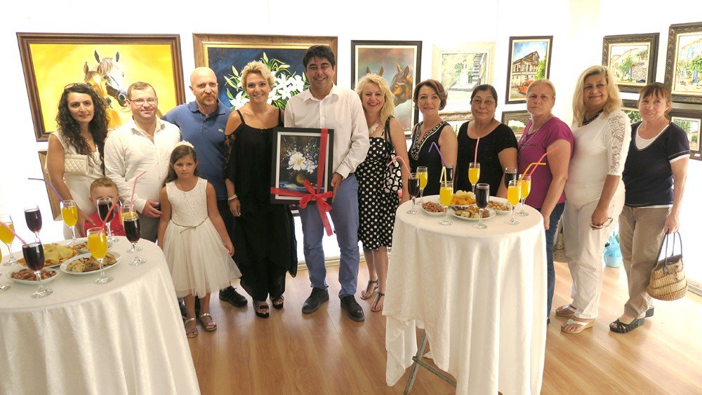 Ressam Çakıroğlu, Foça’da sergi açtı