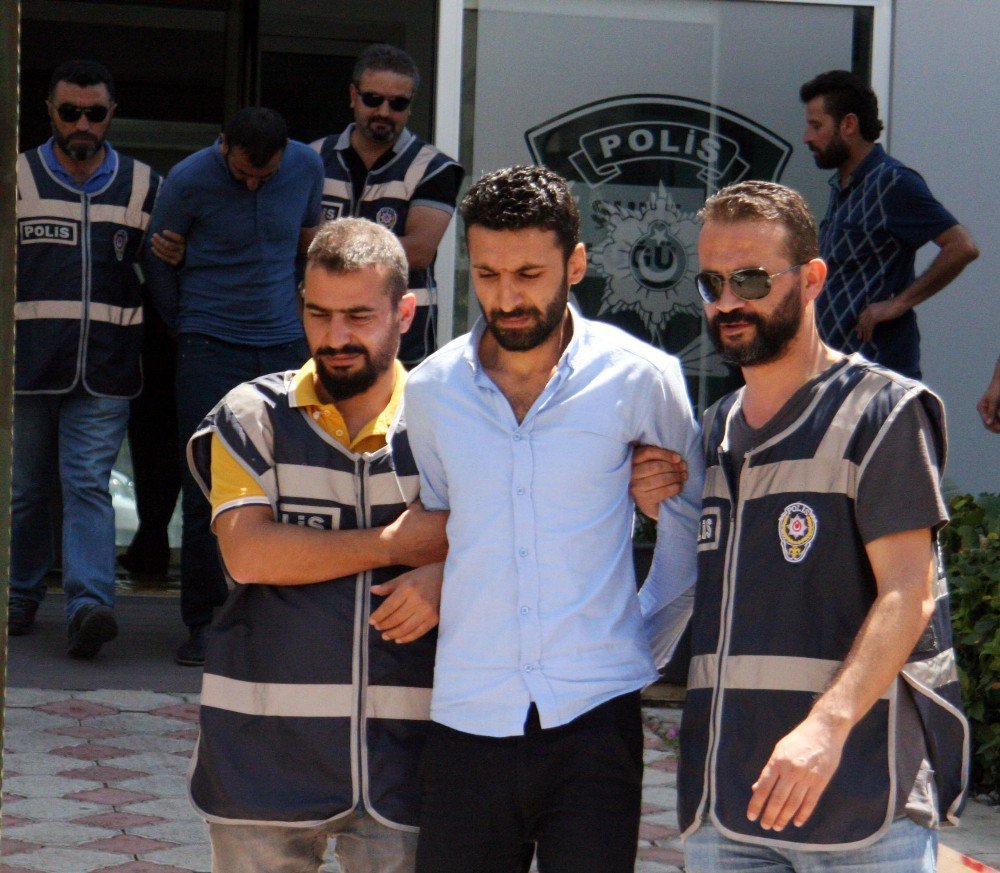 Garson kılığına giren polisler hırsızlık çetesi çökertti