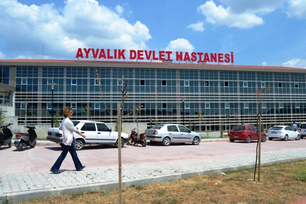 Aydınlıoğlu’dan Ayvalık Devlet Hastanesi’ne dev hizmet