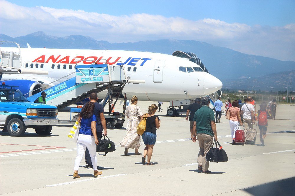 Koca Seyit Havalimanı büyümeye devam ediyor