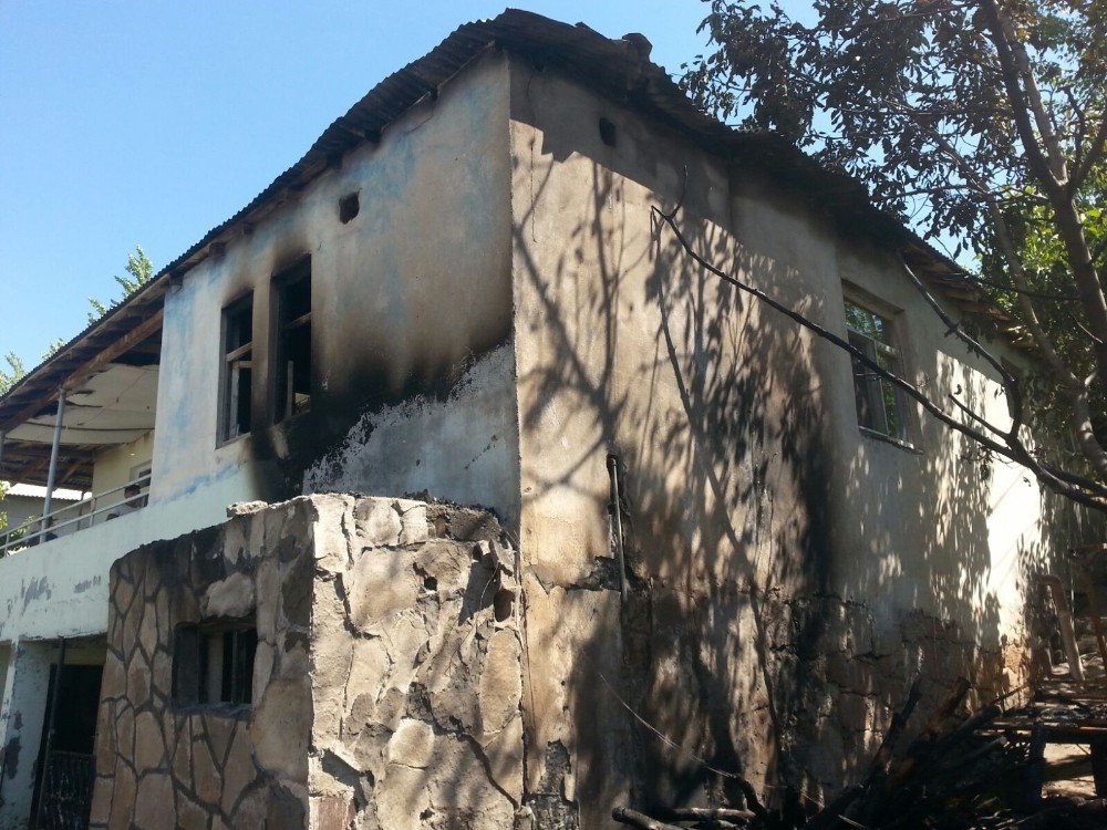 Bingöl’de ev yangını