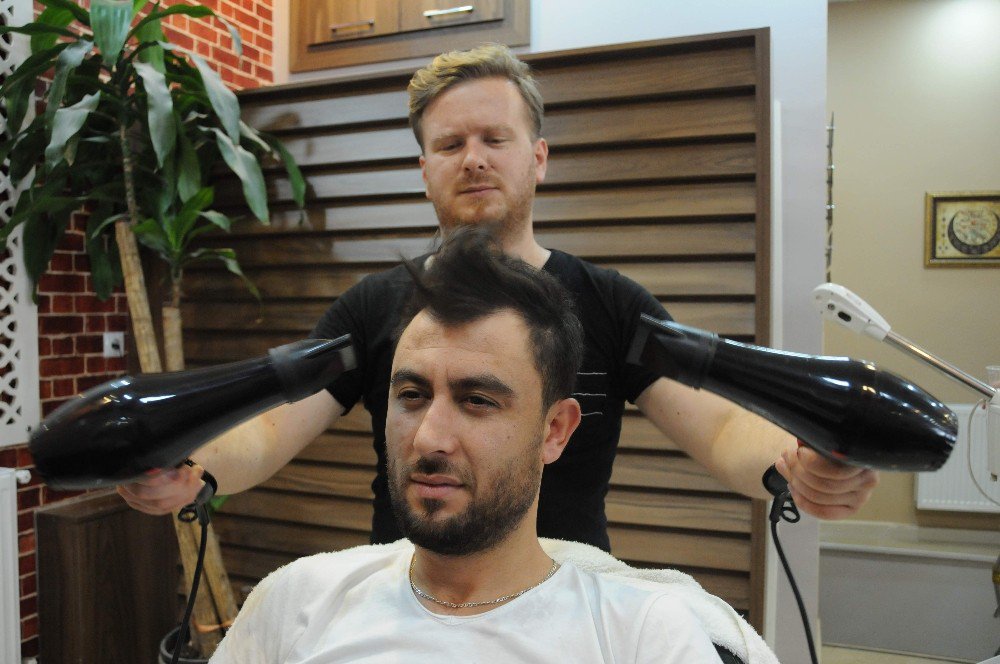 Bu havalarda saç yıkamak yıpranmalara neden oluyor