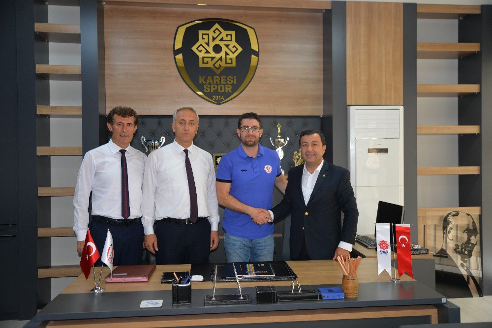 Karesispor Fahri Güler ile sözleşme yeniledi