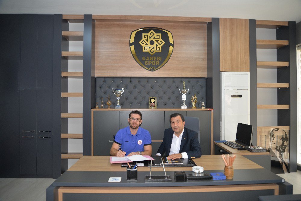 Karesispor Fahri Güler ile sözleşme yeniledi