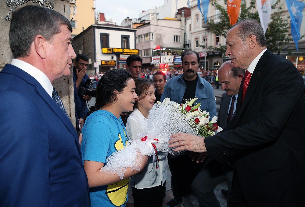 Cumhurbaşkanı Erdoğan’dan Trabzon’da balkon konuşması