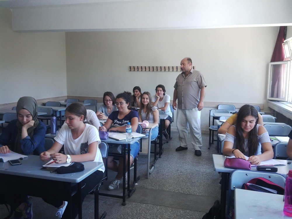 Burhaniye’de destekleme ve yetiştirme kursları başladı