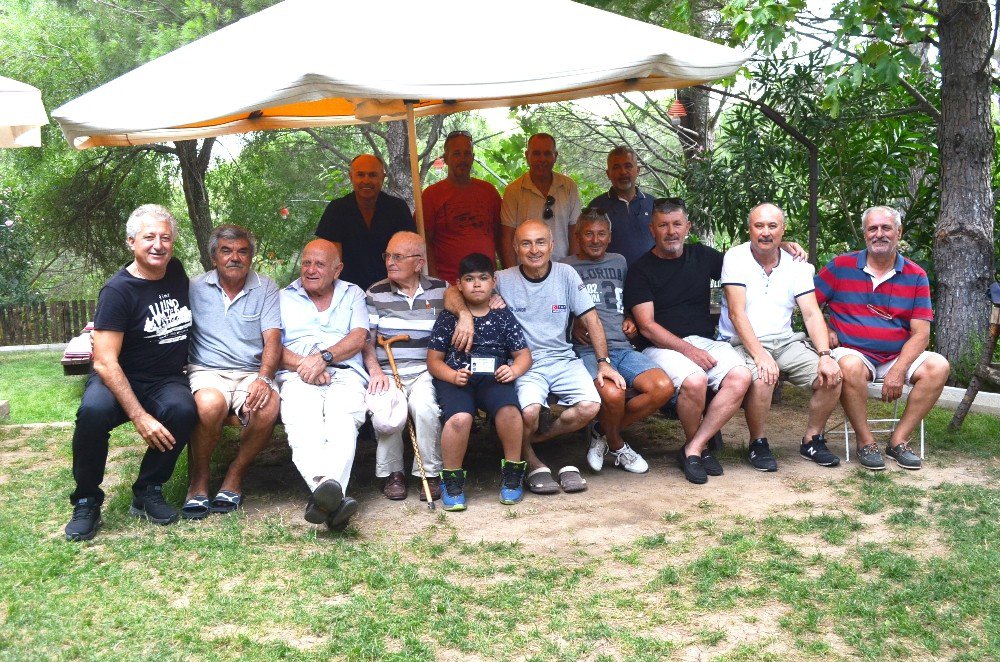 Burhaniyeli eski futbolcular Kazdağı’nda buluştu