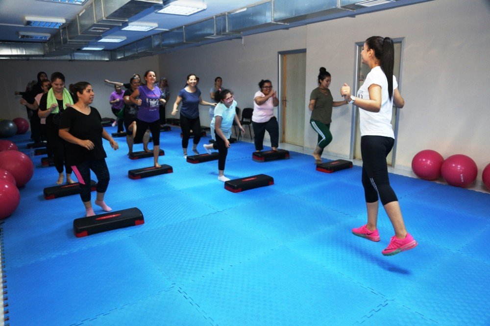 Yüreğirli kadınlar fitness yaparak zayıflıyor