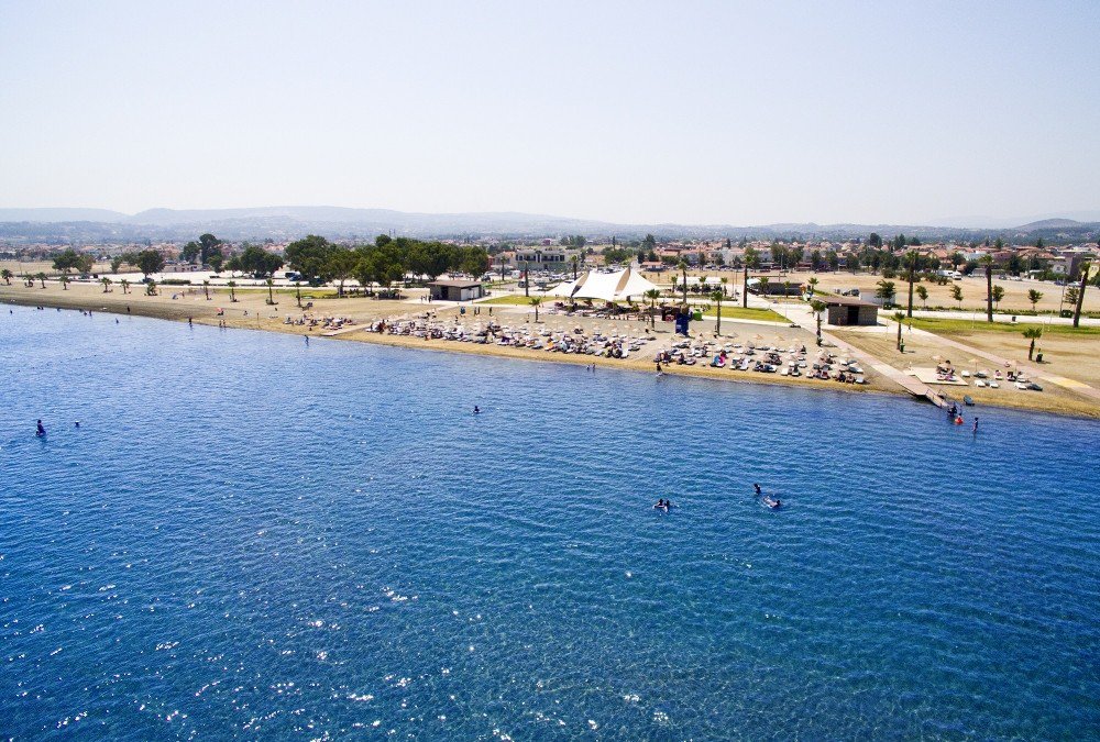 İzmir Körfezinde ilk mavi bayrak törenle göndere çekildi
