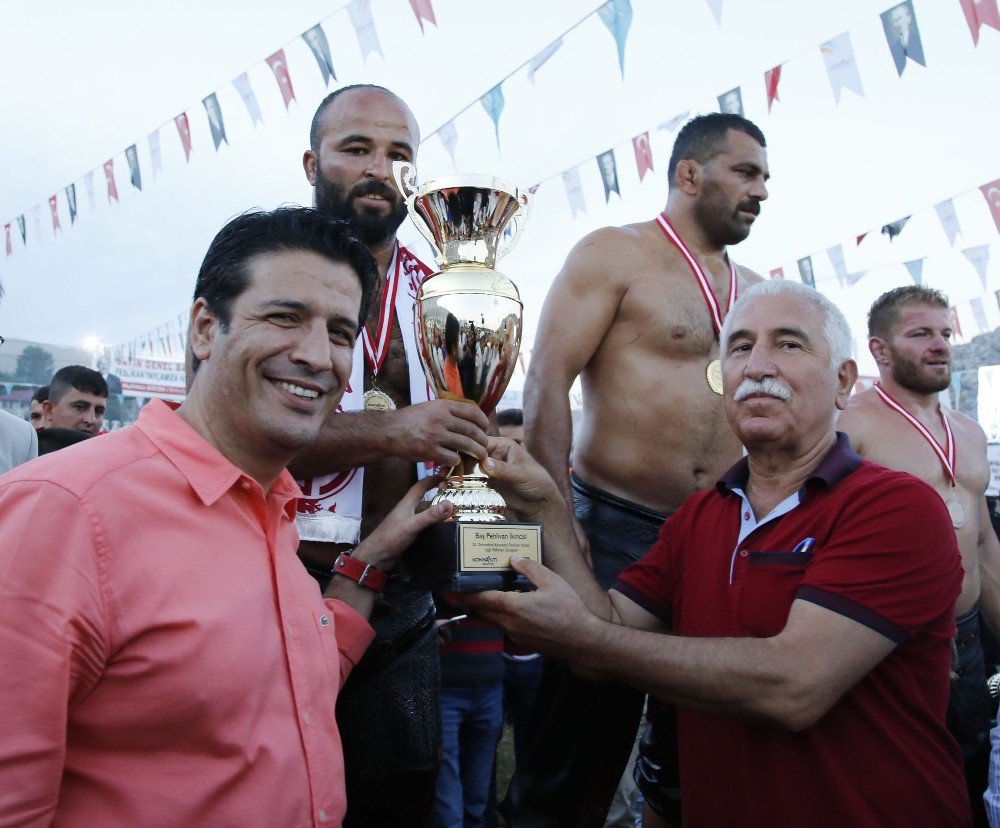 Er Meydanlarında Döşemealtı rüzgarı