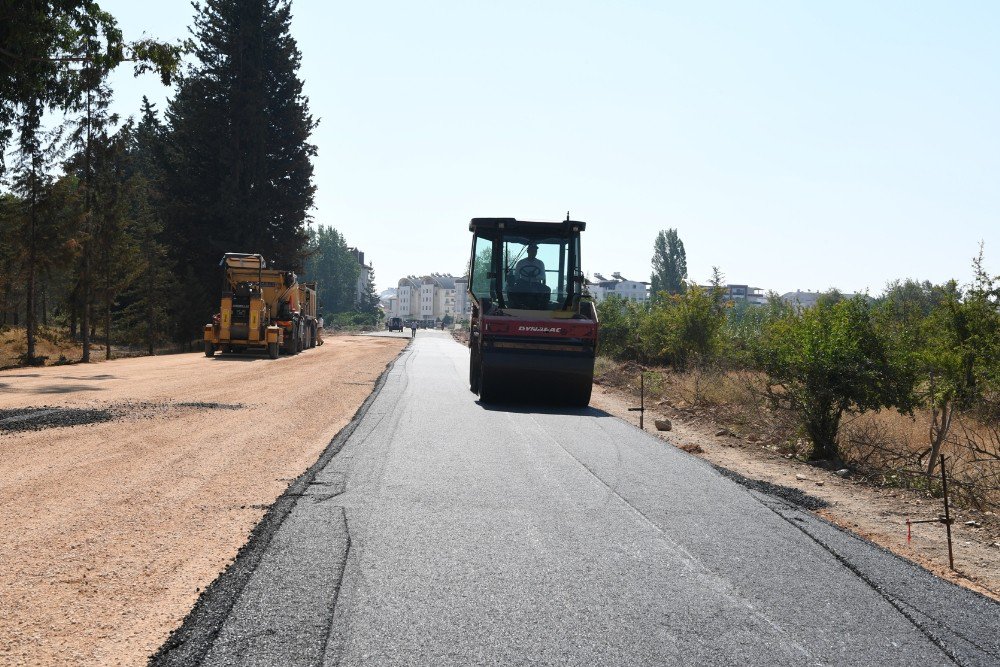 Konyaaltı Göksu Çayı Köprüsü’ne sıcak asfalt
