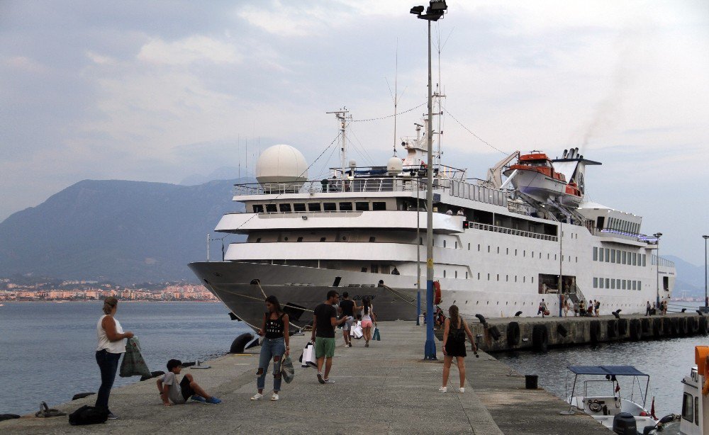 Lübnanlılar denizden geldi
